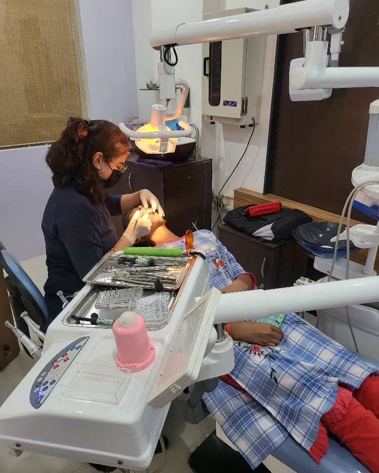 Treatment room at Sai Harigir Dental Care, Ambernath East